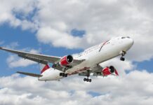 소멸 예정 공적 항공마일리지, 취약계층 지원에 활용 white and red flying airplane under white clouds